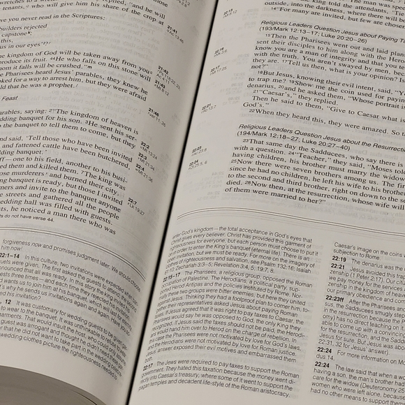 Life Application Bible NIV 1991 Red Hardback - Picture 6 of 14